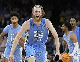 UNC, Kansas Advance to College Basketball National Championship