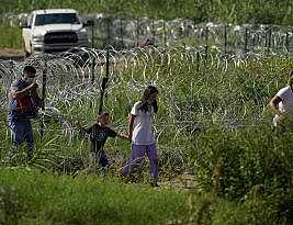 Nine Migrants Die Trying to Cross the Rio Grande into Texas